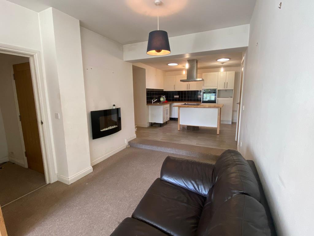 Lot: 54 - FREEHOLD INVESTMENT OF SEVEN APARTMENTS - Flat 1